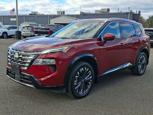 Certified 2024 Nissan Rogue Platinum image 3