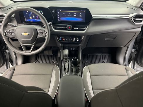 Used 2025 Chevrolet TrailBlazer LT AWD/4WD image 34