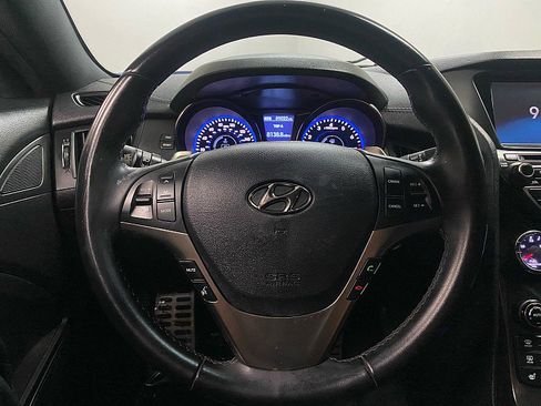 Used 2016 Hyundai Genesis Coupe 3.8 image 15
