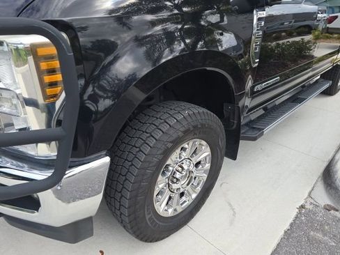 Used 2019 Ford F250 XLT w/ XLT Premium Package image 3