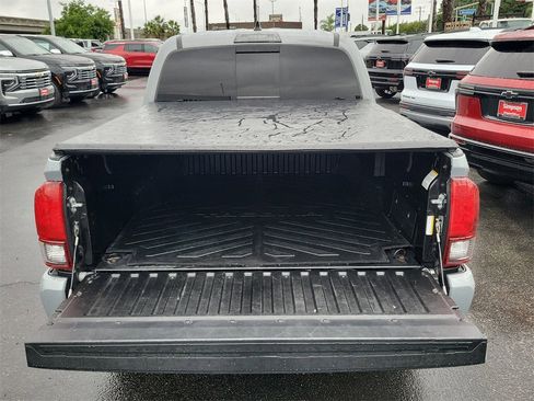 Used 2021 Toyota Tacoma SR5 w/ Technology Package image 18