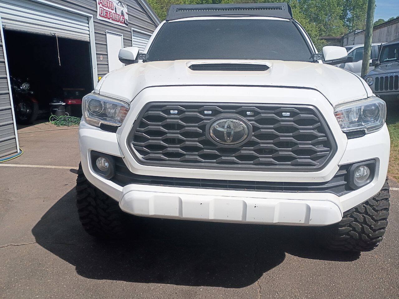 Used 2020 Toyota Tacoma TRD Sport AWD/4WD image 4