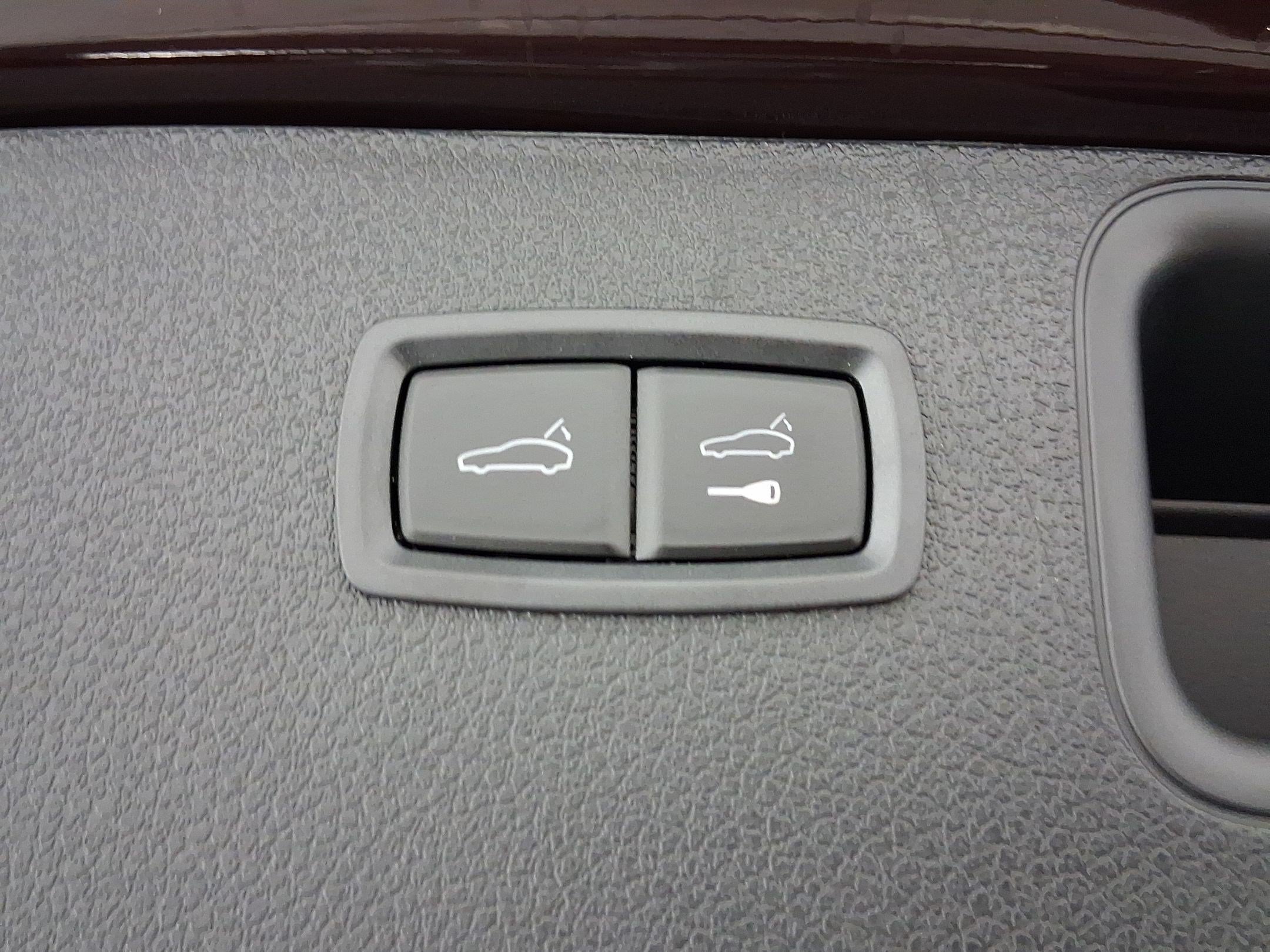 Used 2026 Porsche Macan AWD/4WD image 34
