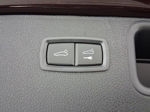 Used 2026 Porsche Macan AWD/4WD image 34
