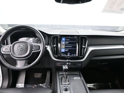 Used 2018 Volvo XC60 T5 Momentum w/ Vision Package AWD/4WD image 13