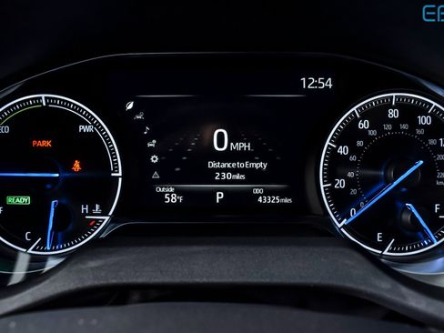 Used 2024 Toyota Venza Nightshade image 19