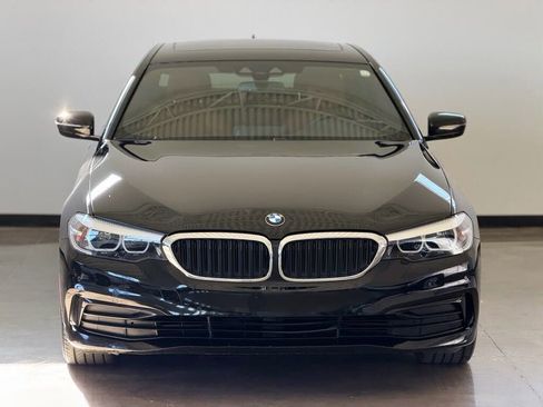 Used 2019 BMW 530i w/ Convenience Package image 2