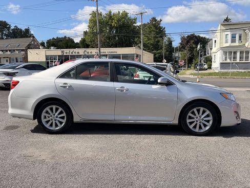 Used 2012 Toyota Camry XLE FWD image 4