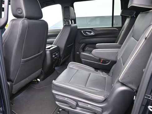 Used 2023 Chevrolet Suburban Premier AWD/4WD image 18