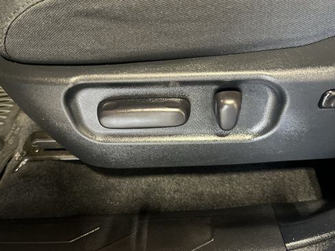 Used 2021 Toyota Tacoma TRD Sport AWD/4WD image 31