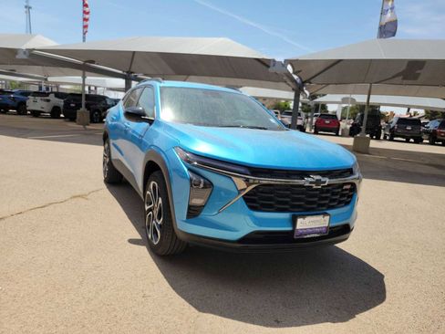 New 2026 Chevrolet Trax RS w/ Driver Confidence Package FWD image 2