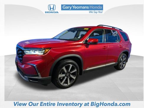 Used 2025 Honda Pilot Touring image 10