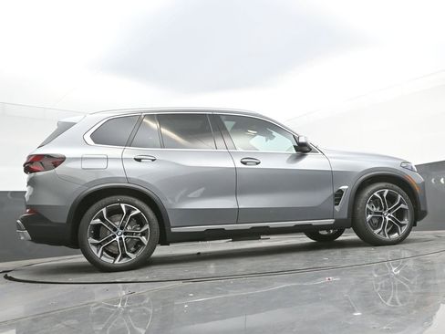 Used 2026 BMW X5 xDrive50e w/ Premium Package image 45