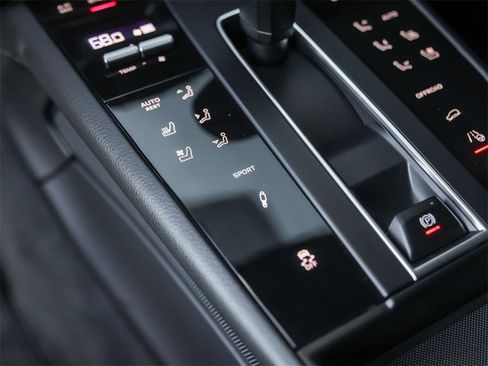 Used 2024 Porsche Macan S image 26