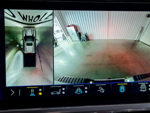 Used 2024 Chevrolet Silverado 2500 LTZ w/ LTZ Plus Package image 9