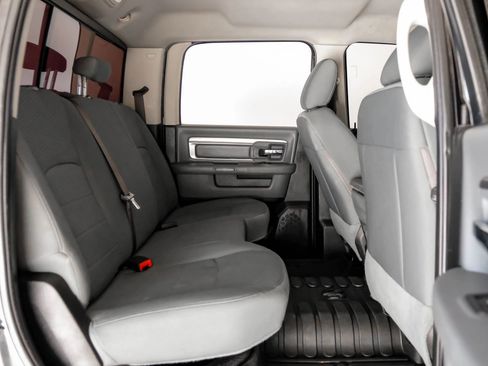 Used 2019 RAM 1500 Classic SLT image 31