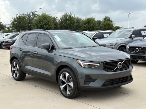 New 2026 Volvo XC40 B5 Core w/ Protection Package Premier image 5