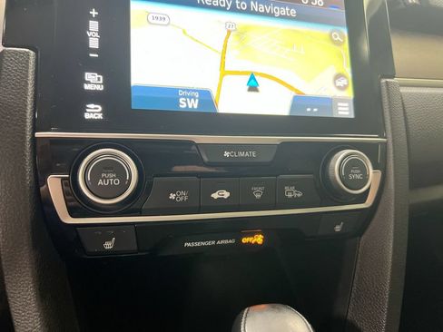 Used 2018 Honda Civic Touring image 17
