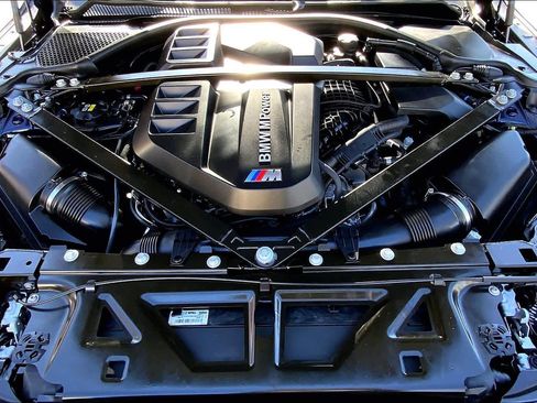 Used 2022 BMW M4 Competition w/ M Carbon Exterior Package image 27