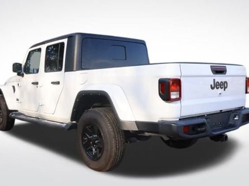 Used 2022 Jeep Gladiator Sport image 23