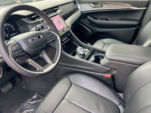 New 2025 Jeep Grand Cherokee L Limited w/ Luxury Tech Group II image 7
