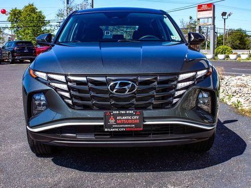 Used 2022 Hyundai Tucson SE AWD/4WD image 2