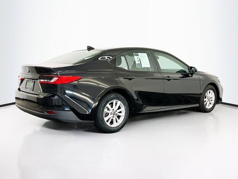 Used 2025 Toyota Camry LE image 9