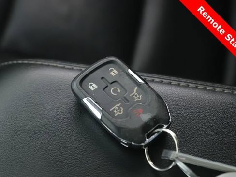 Used 2018 GMC Yukon XL SLT w/ Premium Edition AWD/4WD image 3