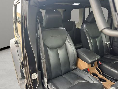 Used 2014 Jeep Wrangler Unlimited Sahara w/ Connectivity Group image 29