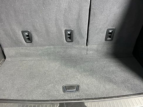 Used 2024 GMC Yukon Denali image 31