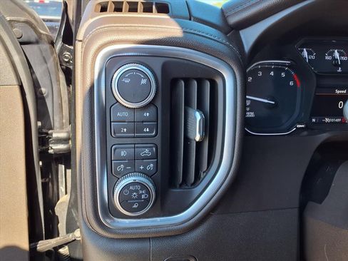 Used 2019 GMC Sierra 1500 SLT image 26