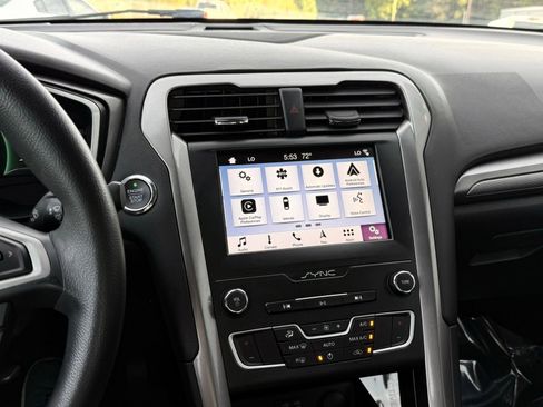 Used 2019 Ford Fusion SE FWD image 37