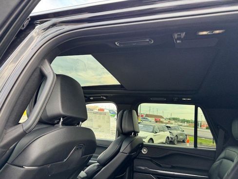 New 2025 Lincoln Navigator Reserve w/ Jet Appearance Package image 11