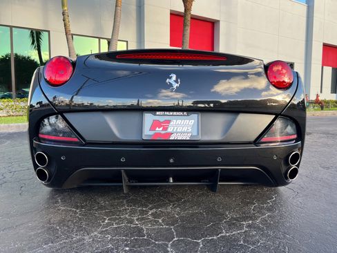 Used 2013 Ferrari California RWD image 39