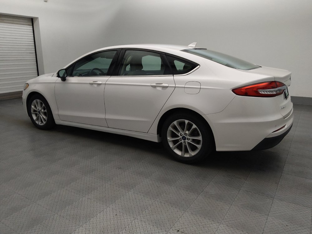 Used 2019 Ford Fusion SE FWD image 3