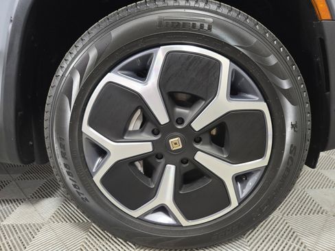 Used 2024 Rivian R1S Adventure AWD/4WD image 11