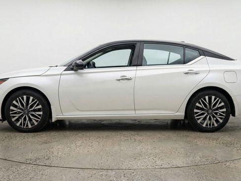 Used 2025 Nissan Altima 2.5 SV image 5