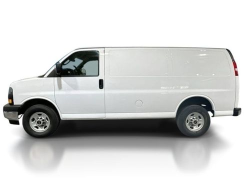 Used 2024 GMC Savana 2500 w/ Driver Convenience Package RWD image 4