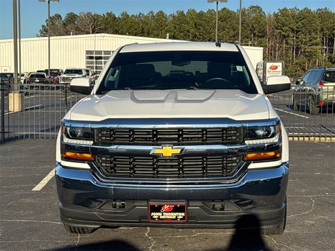 Used 2018 Chevrolet Silverado 1500 LT image 3