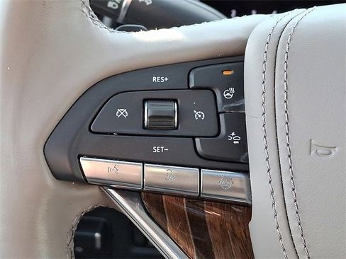 Certified 2022 Cadillac Escalade Premium Luxury Platinum image 24