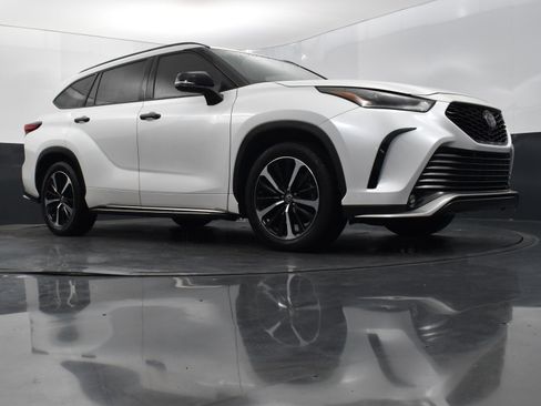 Used 2022 Toyota Highlander XSE image 44