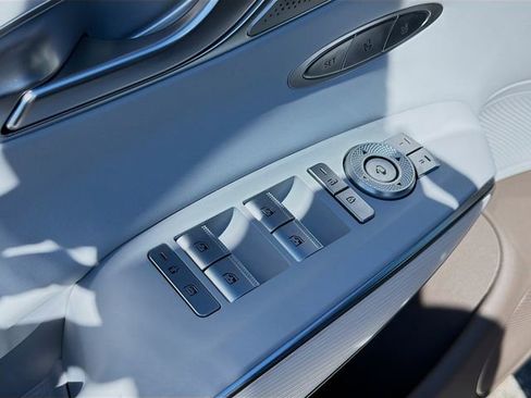 Used 2026 Genesis GV70 2.5T Advanced image 23