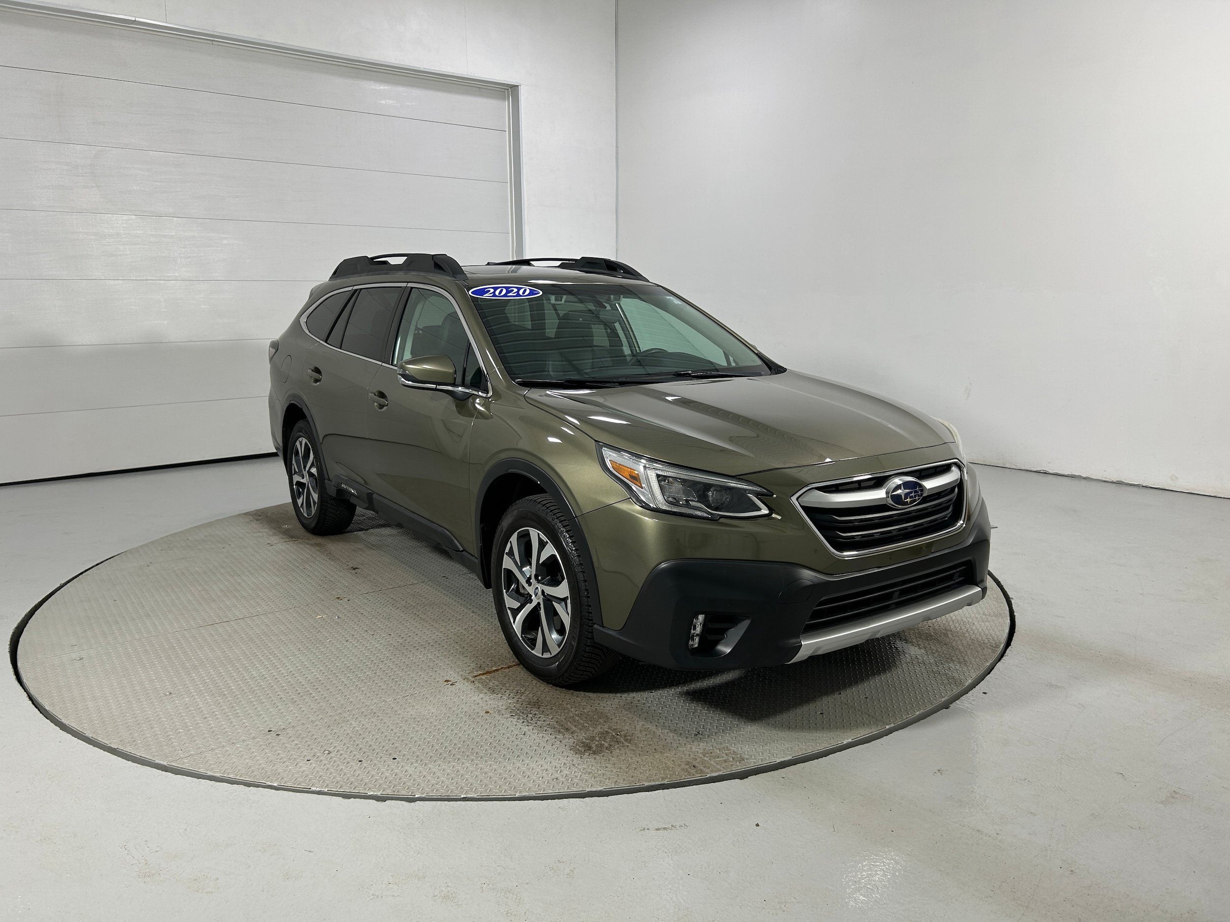 Used 2020 Subaru Outback Limited AWD/4WD image 2