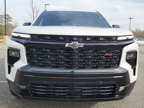 Used 2024 Chevrolet Traverse RS image 8