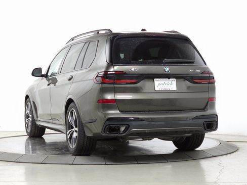 Used 2026 BMW X7 xDrive40i w/ M Sport Package AWD/4WD image 6