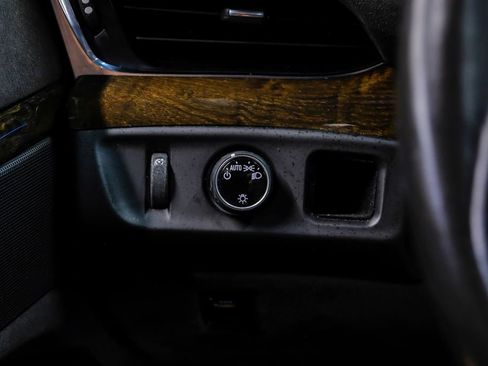 Used 2016 Cadillac Escalade Platinum image 37