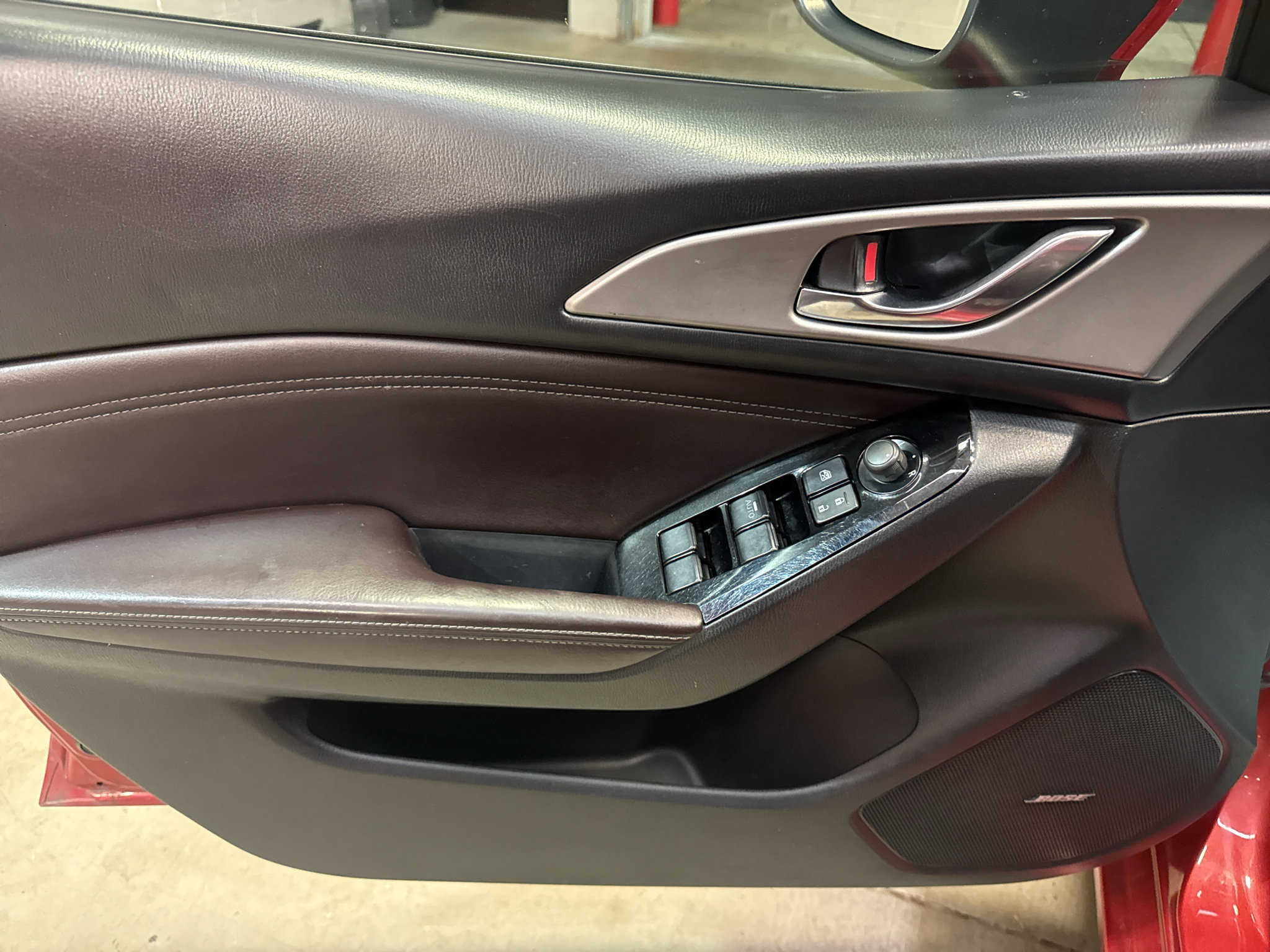 Used 2018 MAZDA MAZDA3 Touring FWD image 9