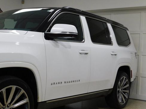 Used 2022 Jeep Grand Wagoneer Series II w/ Convenience Group III image 17