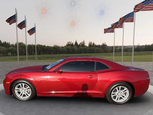Used 2015 Chevrolet Camaro LS RWD image 3