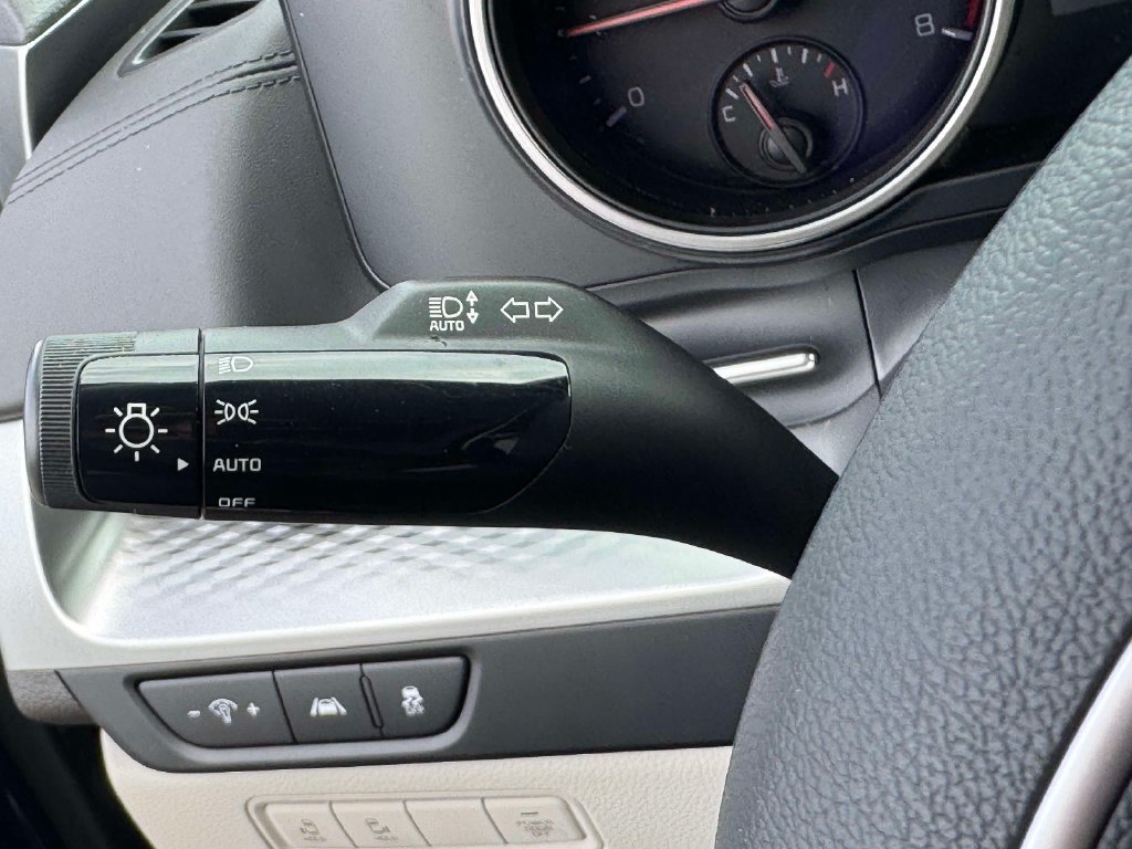 Certified 2024 Kia Carnival LX FWD image 24